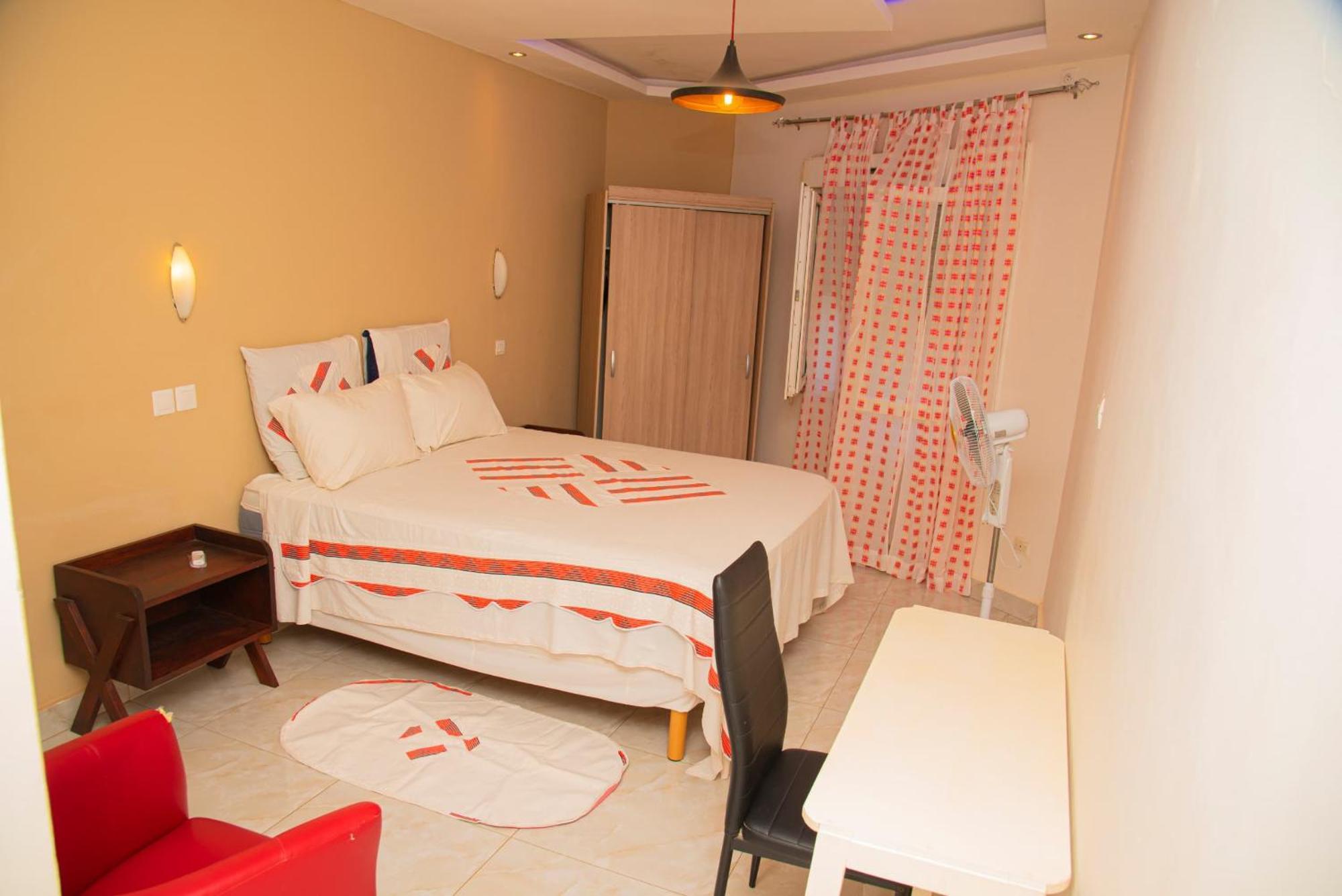 Saly Chambres D'Hotes Villa Luciana מראה חיצוני תמונה