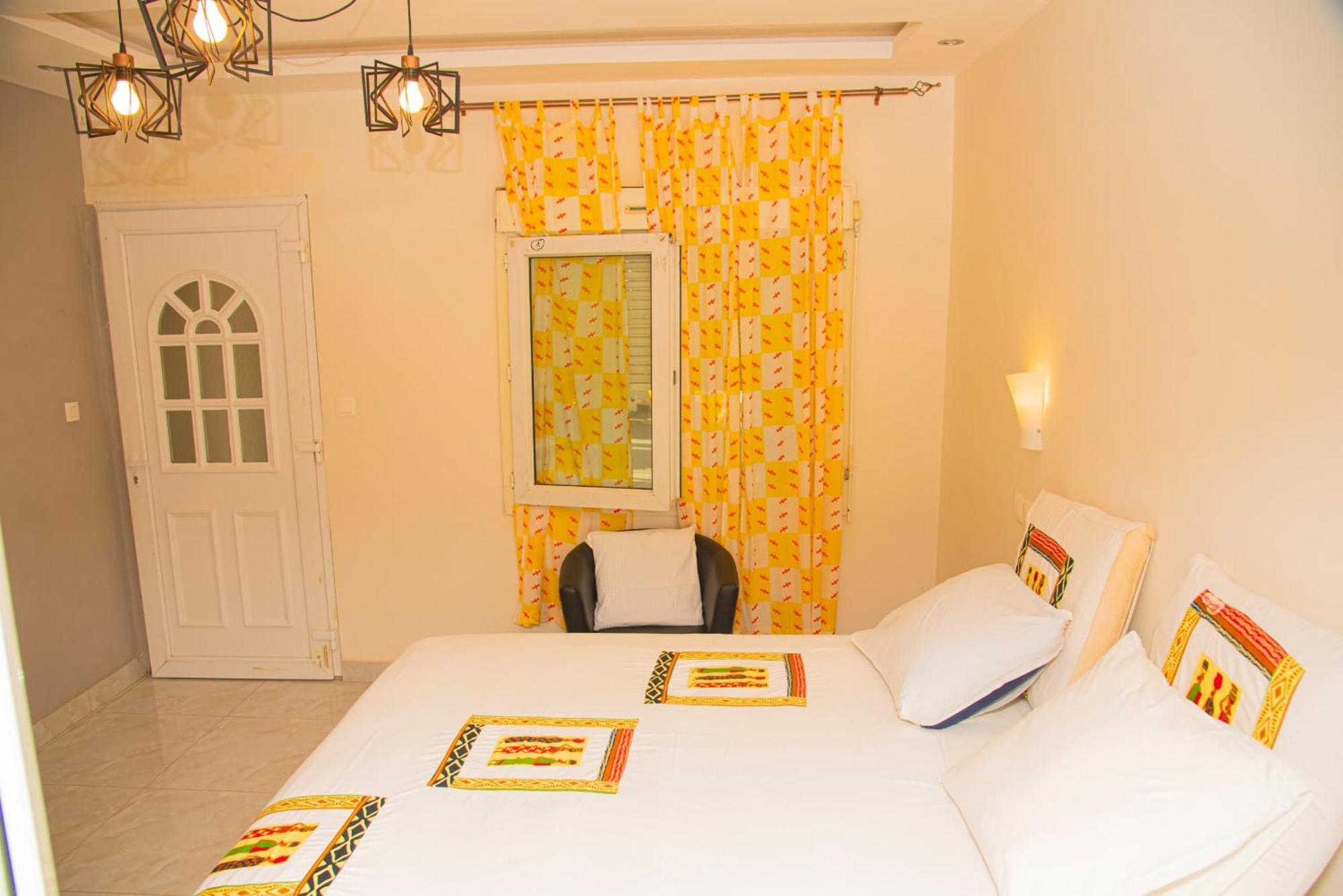 Saly Chambres D'Hotes Villa Luciana מראה חיצוני תמונה