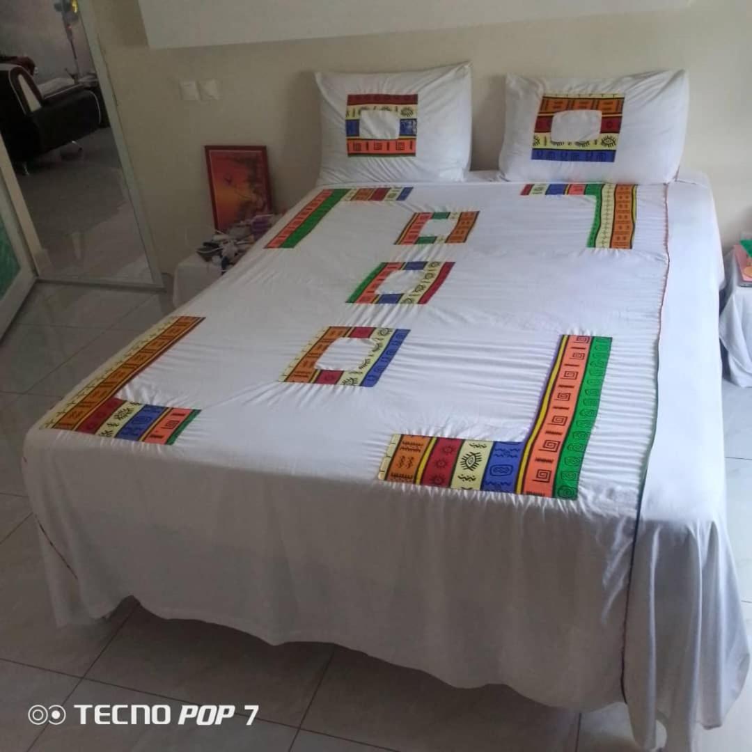 Saly Chambres D'Hotes Villa Luciana מראה חיצוני תמונה
