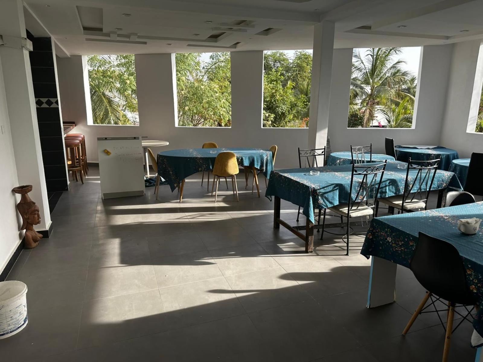 Saly Chambres D'Hotes Villa Luciana מראה חיצוני תמונה